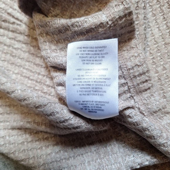 By Antropologie Light Taupe V-Neck Knit Top - Picture 8 of 12